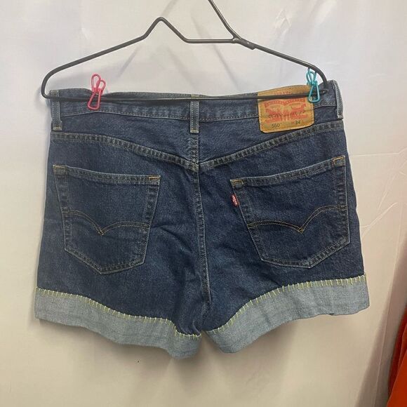 High Rise Cut-off Levi’s 550 Shorts - Picture 3 of 4